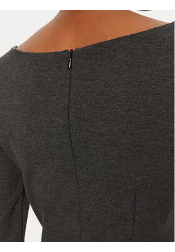 Rinascimento Sukienka codzienna CFC0122084003 Szary Regular Fit. Okazja: na co dzień. Kolor: szary. Materiał: wiskoza. Typ sukienki: proste. Styl: casual