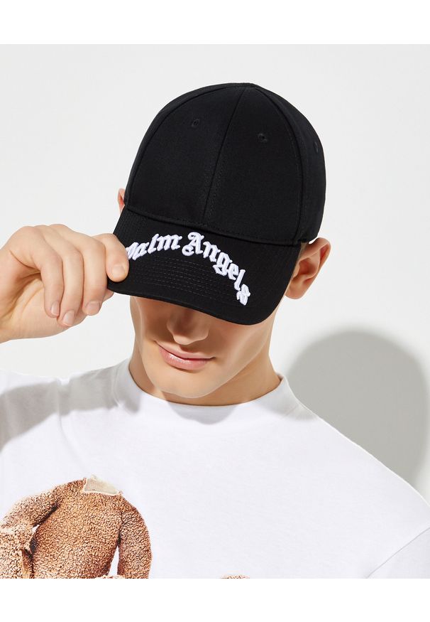 PALM ANGELS - Czarna czapka z wyszywanym logo. Kolor: czarny. Wzór: haft, napisy, aplikacja