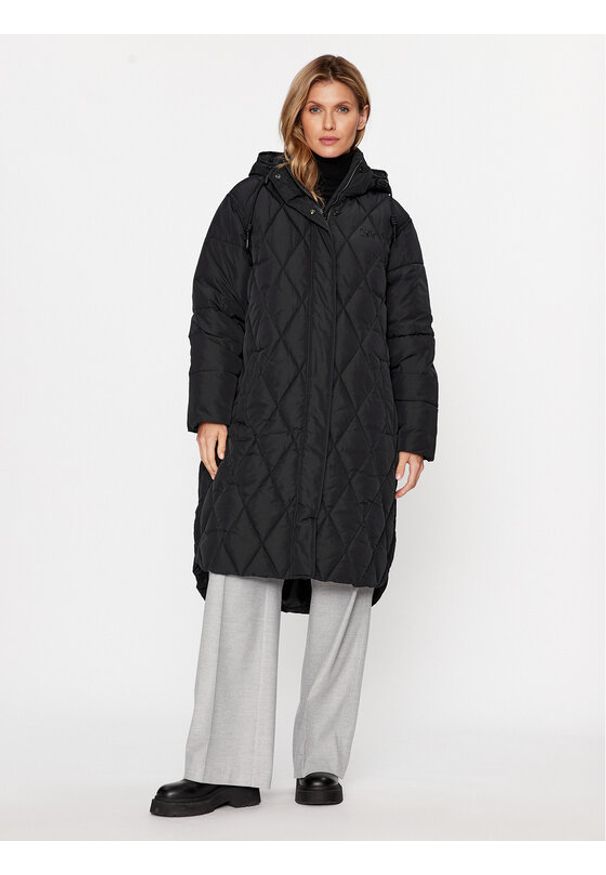 Lee Płaszcz zimowy 112341597 Czarny Relaxed Fit. Kolor: czarny. Materiał: syntetyk. Sezon: zima