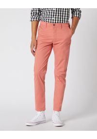 Wrangler - SPODNIE MĘSKIE WRANGLER CHINO CORAL W16LWAR03 112127328