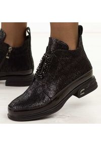 Czarne bk skórzane botki damskie Cambell 60320. Okazja: na co dzień. Nosek buta: okrągły. Kolor: czarny. Materiał: skóra. Szerokość cholewki: normalna. Wzór: aplikacja, gładki. Sezon: zima, jesień. Styl: elegancki, casual, klasyczny #1
