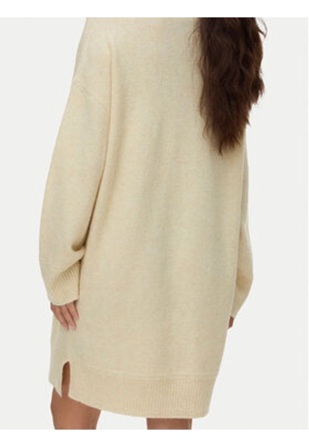 Vero Moda Sukienka dzianinowa Aquarius 10331900 Beżowy Regular Fit. Kolor: beżowy. Materiał: syntetyk
