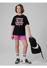 4f - 4F Spodenki dresowe dziewczęce - fioletowe 128 (7-8 lat). Kolor: fioletowy. Materiał: dresówka. Sezon: lato. Sport: turystyka piesza #1