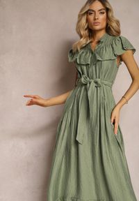 Renee - Zielona Sukienka z Materiałowym Paskiem i Wiskozą Wykończona Guzikami i Falbanką Hanesi. Okazja: na co dzień. Kolor: zielony. Materiał: materiał, wiskoza. Styl: elegancki, casual #4