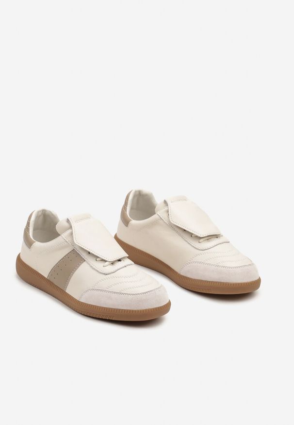 Born2be - Beżowe Płaskie Skórzane Sneakersy z Ozdobną Zamszową Wstawką Milivia. Nosek buta: okrągły. Zapięcie: sznurówki. Kolor: beżowy. Materiał: zamsz, skóra