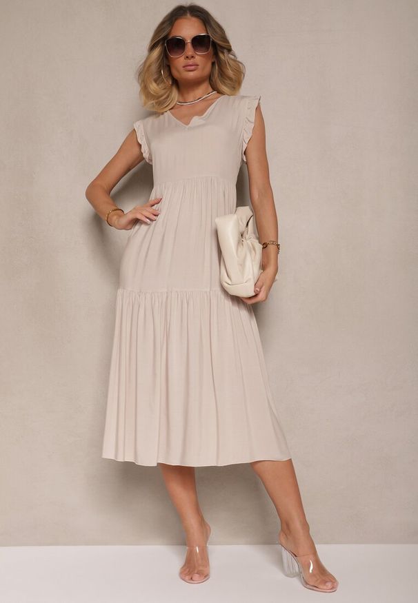 Renee - Jasnobeżowa Sukienka z Bawełny z Falbankami Hirlio. Okazja: na co dzień. Typ kołnierza: kołnierz z falbankami. Kolor: beżowy. Materiał: bawełna. Sezon: lato. Styl: elegancki, casual