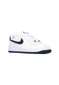 Buty do chodzenia męskie Nike Air Force 1 07. Zapięcie: sznurówki. Kolor: biały. Materiał: materiał, skóra, tkanina, syntetyk. Szerokość cholewki: normalna. Model: Nike Air Force. Sport: turystyka piesza