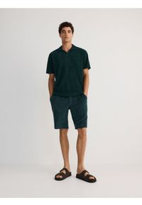Reserved - Koszulka polo comfort fit - ciemnozielony. Typ kołnierza: polo. Kolor: zielony. Materiał: bawełna