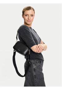 Calvin Klein Torebka Webbing Double Strap Camera Bag LV04F3165G Czarny. Kolor: czarny. Materiał: skórzane #5