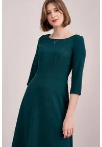 Marie Zélie - Sukienka Asteria krepa wiskozowa – zielona. Kolor: zielony. Materiał: wiskoza. Wzór: gładki. Typ sukienki: trapezowe. Styl: klasyczny #1