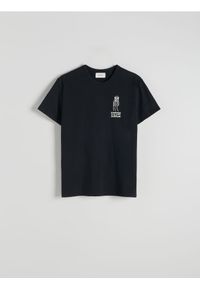 Reserved - T-shirt regular z nadrukiem - czarny. Kolor: czarny. Materiał: bawełna. Wzór: nadruk