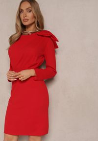 Renee - Czerwona Koktajlowa Sukienka o Dopasowanym Kroju z Kokardą na Ramieniu Innathia. Typ kołnierza: kokarda. Kolor: czerwony. Materiał: koronka. Typ sukienki: dopasowane. Styl: wizytowy #5