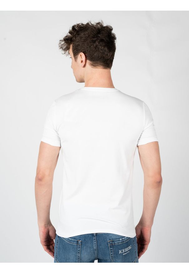Iceberg T-Shirt "C-Neck" | F013639A | Mężczyzna | Biały. Okazja: na co dzień. Kolor: biały. Materiał: bawełna, elastan. Wzór: nadruk. Styl: elegancki, casual