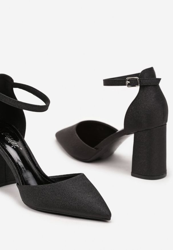 Renee - Czarne Brokatowe Czółenka na Słupku Loresi. Nosek buta: szpiczasty. Zapięcie: sprzączka. Kolor: czarny. Materiał: jeans. Obcas: na słupku. Styl: elegancki