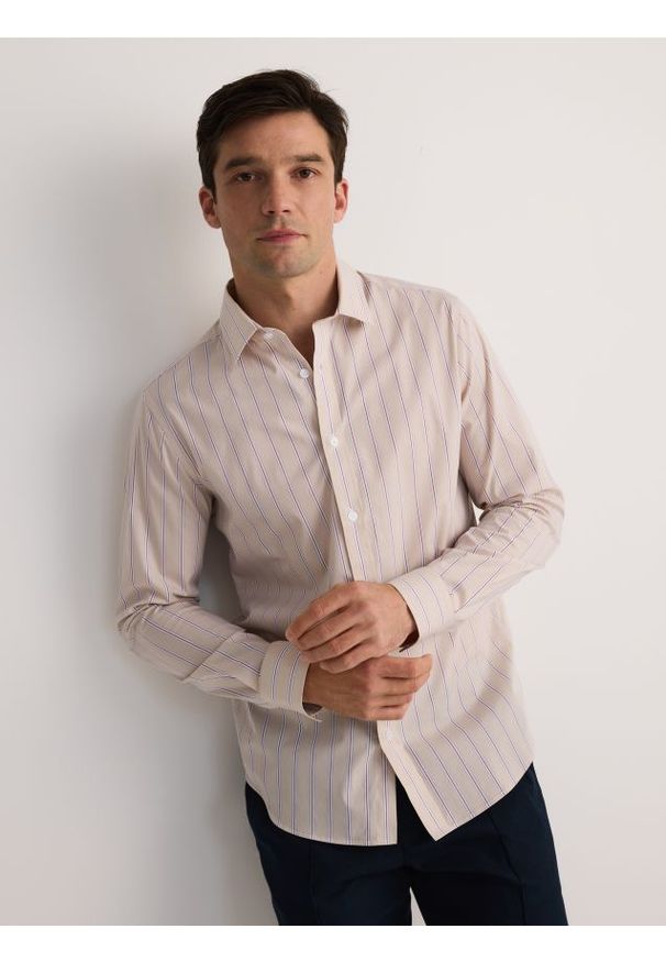 Reserved - Koszula slim fit w paski - wielobarwny. Materiał: tkanina, bawełna. Wzór: paski
