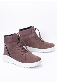 ecco - Botki fioletowe ECCO URBAN SNOWBOARDER MID-CUT. Kolor: fioletowy. Materiał: skóra, zamsz, materiał. Sezon: zima. Styl: sportowy #1