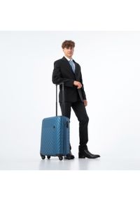 Wittchen - Średnia walizka z ABS-u z geometrycznym tłoczeniem ciemnoniebieska. Kolor: niebieski. Materiał: poliester. Wzór: geometria #10