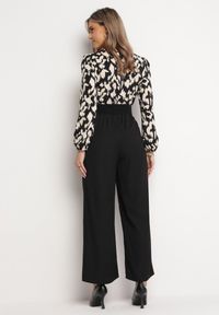 Born2be - Czarno-Biały Kombinezon z Kopertowym Dekoltem i Gumką w Pasie Dodatkowo Pasek Junnina. Kolor: czarny #3