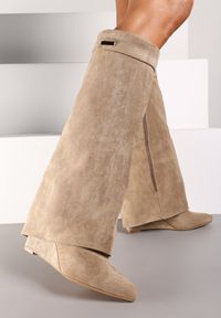 Renee - Ciemnobeżowe Kozaki z Wywiniętą Cholewką na Koturnie Turade. Kolor: beżowy. Szerokość cholewki: normalna. Obcas: na koturnie #3