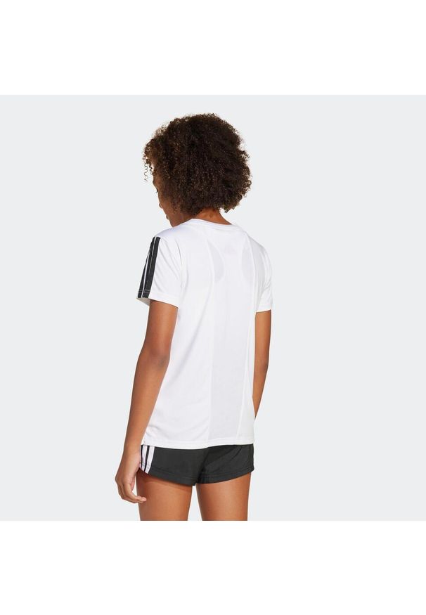 Adidas - Koszulka sportowa dla dzieci ADIDAS. Kolor: biały. Materiał: materiał. Sport: joga i pilates, fitness