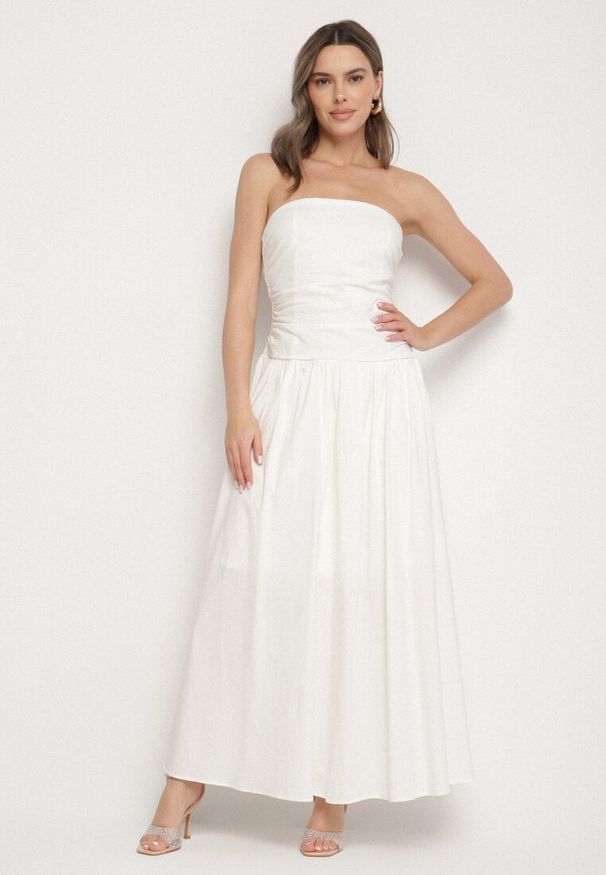 Born2be - Biała Sukienka z Bawełny Typu Bodycon Filarose. Okazja: na co dzień, na imprezę, na randkę. Kolor: biały. Materiał: bawełna. Typ sukienki: bodycon. Styl: klasyczny, elegancki, casual