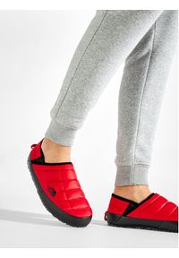 The North Face Kapcie Thermoball Traction Mule V NF0A3UZNKZ31-070 Czerwony. Kolor: czerwony. Materiał: materiał #2