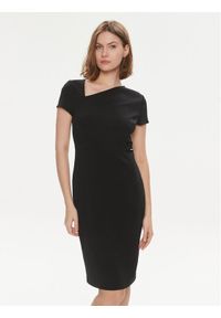 Calvin Klein Sukienka koktajlowa K20K206277 Czarny Regular Fit. Kolor: czarny. Materiał: syntetyk. Styl: wizytowy #1