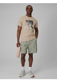 4f - 4F T-shirt regular z nadrukiem męski - beżowy L. Okazja: na co dzień. Kolor: beżowy. Materiał: dzianina, bawełna, materiał. Wzór: nadruk. Styl: casual #2