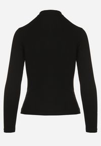 Born2be - Czarna Wiskozowa Bluzka Połgolf Farriva. Okazja: na co dzień. Kolor: czarny. Materiał: wiskoza. Styl: casual, elegancki #6