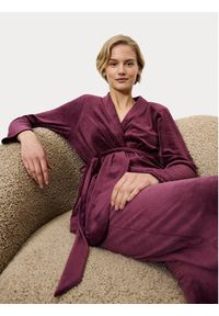 Triumph Koszulka piżamowa Sensual Velour 10221171 Bordowy Relaxed Fit. Kolor: czerwony. Materiał: syntetyk