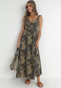 Born2be - Czarna Sukienka Widforss. Okazja: na ślub cywilny, na wesele. Kolor: czarny. Długość rękawa: na ramiączkach. Wzór: aplikacja, kropki, kwiaty. Styl: elegancki. Długość: maxi #1