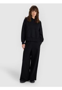 4f - 4F Bluza dresowa nierozpinana z kapturem damska - czarna XS. Okazja: na co dzień. Typ kołnierza: kaptur. Kolor: czarny. Materiał: dresówka. Wzór: gładki, ze splotem. Styl: casual, klasyczny, sportowy #2