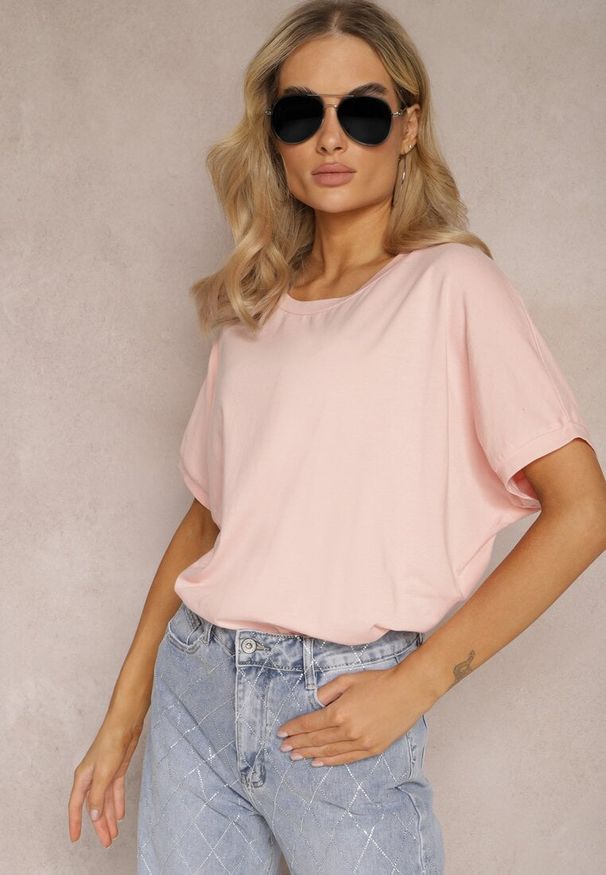 Renee - Różowy T-shirt Oversize o Przedłużonym Kroju Echinopa. Okazja: na co dzień, na imprezę. Kolor: różowy. Materiał: bawełna, jeans. Sezon: lato. Styl: casual