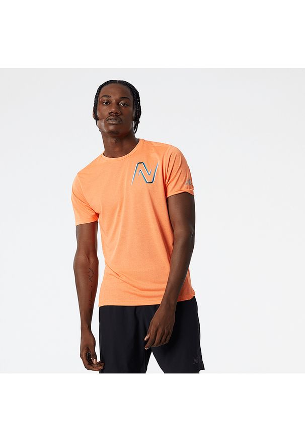 Koszulka New Balance MT21277VO2 – pomarańczowe. Kolor: pomarańczowy. Materiał: poliester, materiał. Sezon: lato. Sport: fitness, bieganie