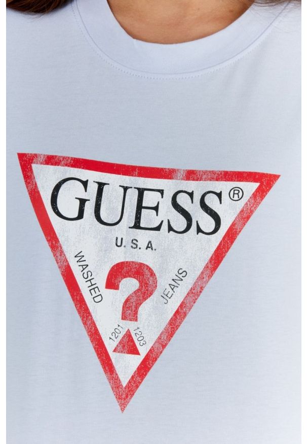 Guess - GUESS Błękitny t-shirt damski z vintage logo. Kolor: niebieski. Materiał: bawełna. Wzór: nadruk. Styl: vintage