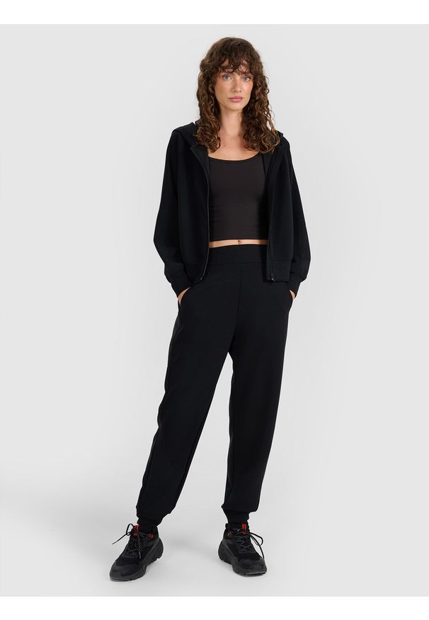 4f - 4F Spodnie dresowe joggery z modalem damskie - czarne XL. Kolor: czarny. Materiał: dresówka. Wzór: ze splotem, gładki. Sport: fitness