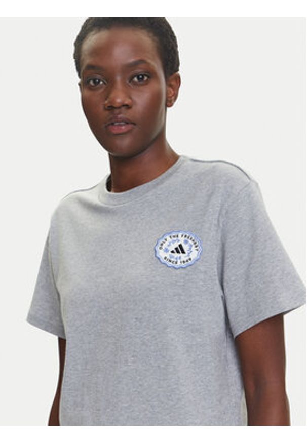 Adidas - adidas T-Shirt Farmers Market Graphic KB2486 Szary Regular Fit. Kolor: szary. Materiał: bawełna