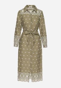 Born2be - Zielona Sukienka o Koszulowym Kroju z Wiązanym Paskiem Ozdobiona Haftem Valentirae. Okazja: na co dzień. Kolor: zielony. Materiał: bawełna. Wzór: aplikacja, haft. Typ sukienki: koszulowe. Styl: casual, klasyczny #4