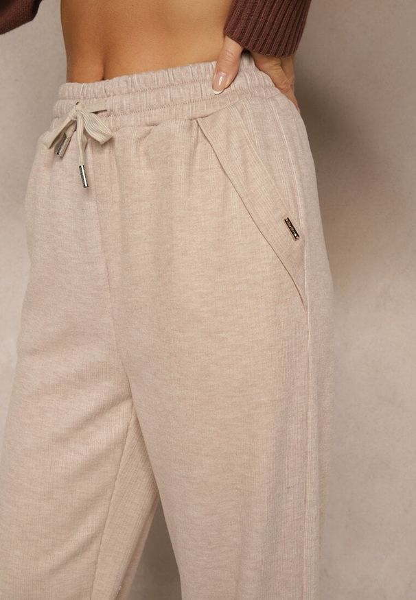 Renee - Beżowe Spodnie High Waist z Gumką i Troczkami w Pasie Rallena. Okazja: na co dzień. Stan: podwyższony. Kolor: beżowy. Styl: casual