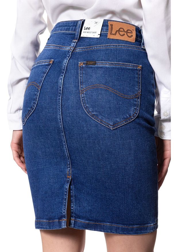 Lee - SPÓDNICA JEANSOWA LEE HIGH WAIST SKIRT TRUE BLUE L38QROPB 112108313. Stan: podwyższony. Materiał: jeans