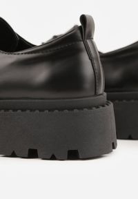 Renee - Czarne Półbuty VICES w Stylu Tech Gothic Ravithiel. Okazja: na co dzień. Kolor: czarny. Styl: casual #7