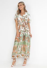 Born2be - Zielona Sukienka Maxi z Kopertowym Dekoltem i Gumką w Pasie w Orientalny Wzór Sierrina. Kolor: zielony. Materiał: materiał. Typ sukienki: kopertowe. Długość: maxi #5