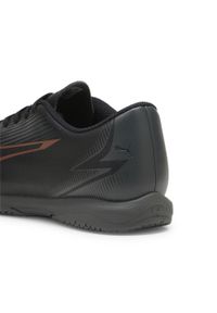Buty piłkarskie męskie Puma Ultra Play It. Kolor: wielokolorowy, czarny, brązowy. Materiał: materiał, syntetyk. Szerokość cholewki: normalna. Sport: piłka nożna