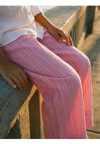 Sinsay - Jeansy wide leg w paski - wielobarwny. Wzór: paski #1