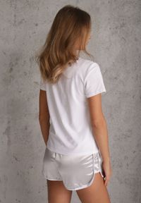 Renee - Biały Bawełniany T-shirt o Gładkim Wykończeniu i Prostym Fasonie Melamene. Okazja: na co dzień. Kolor: biały. Materiał: bawełna. Wzór: gładki. Styl: casual #7