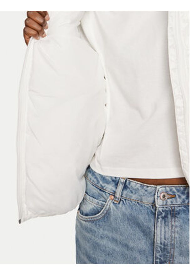 Tommy Jeans Kurtka zimowa Tape DW0DW18308 Biały Regular Fit. Kolor: biały. Materiał: syntetyk. Sezon: zima