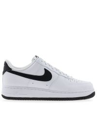 Buty męskie Nike Air Force 1 '07 FQ4296-101 - białe. Zapięcie: sznurówki. Kolor: biały. Materiał: skóra. Szerokość cholewki: normalna. Sezon: lato. Model: Nike Air Force #1