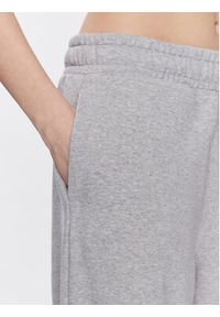 New Balance Spodnie dresowe Essentials Stacked Logo French Terry WP31516 Szary Relaxed Fit. Kolor: szary. Materiał: bawełna, dresówka #2