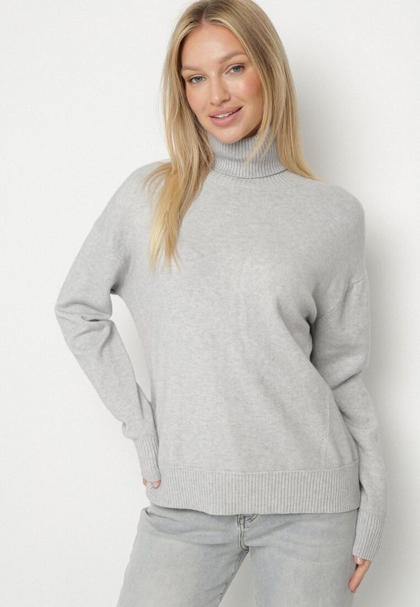 Born2be - Szary Golf z Domieszką Kaszmiru Ozdobiony Przeszyciami Avonella. Okazja: na co dzień. Typ kołnierza: golf. Kolor: szary. Materiał: kaszmir. Wzór: aplikacja. Styl: klasyczny, casual