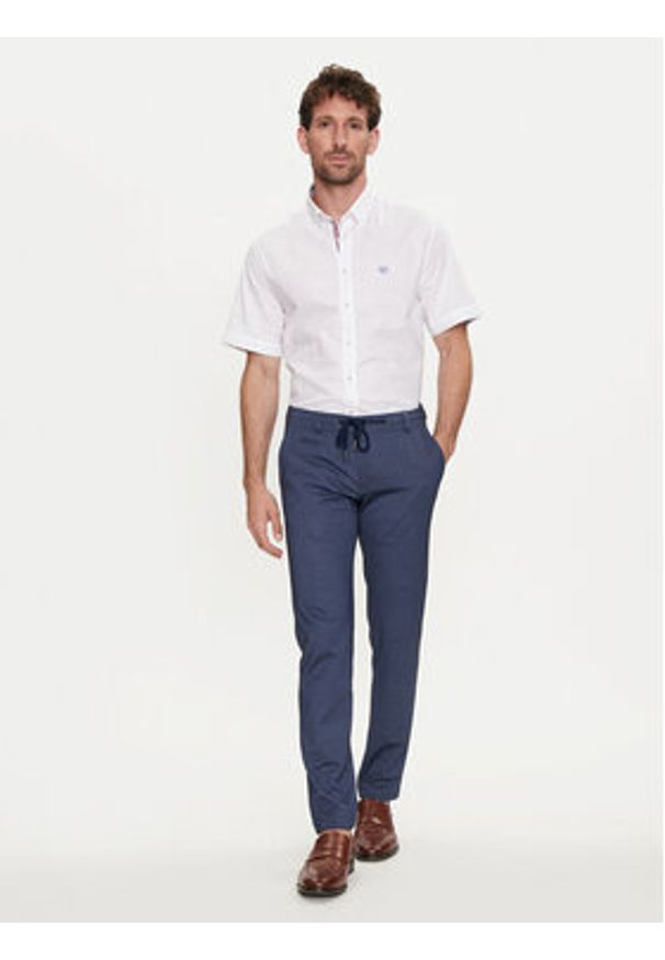 Bugatti Chinosy 4036 56810A Niebieski Slim Fit. Kolor: niebieski. Materiał: wiskoza
